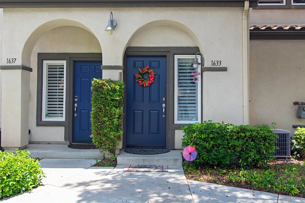 Property Photo:  1633 Paseo Aurora  CA 92154 