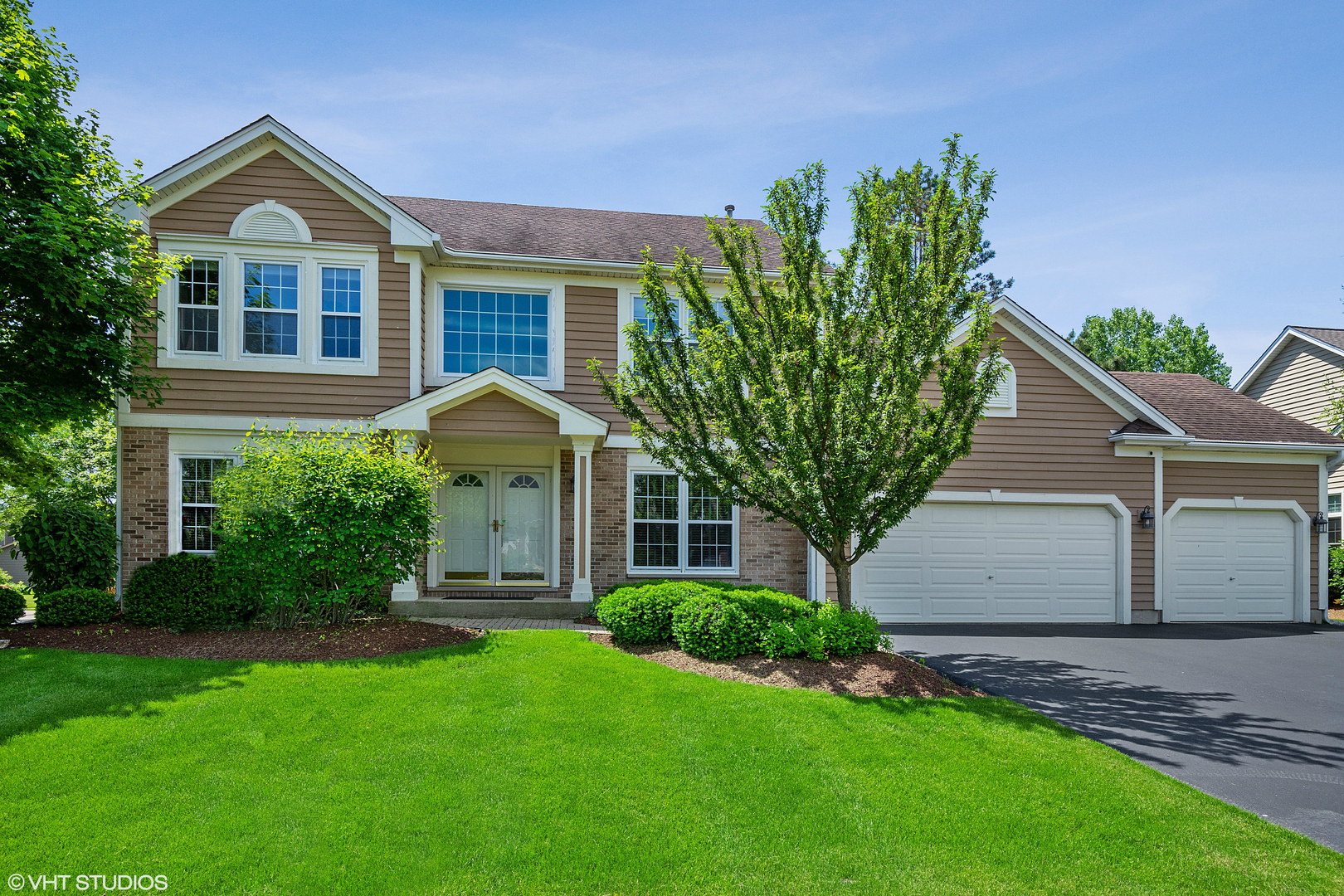Property Photo:  1201 Rodgers Court  IL 60047 