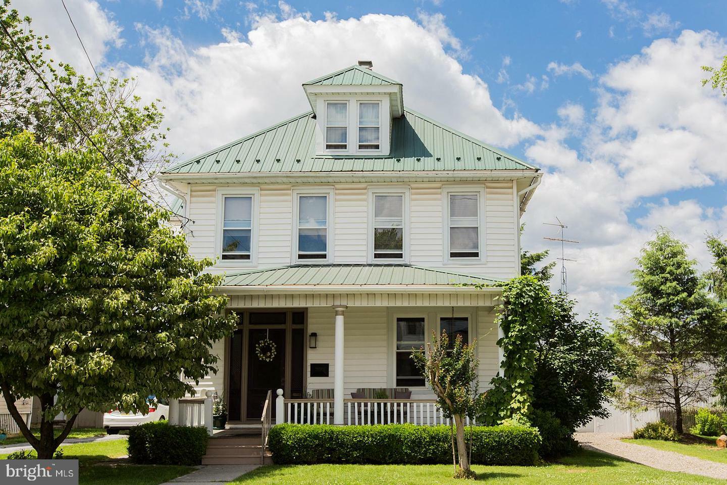 Property Photo:  365 E Jackson Street  PA 17557 