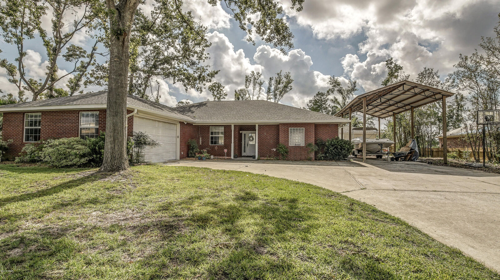 Property Photo: 913 Michigan Avenue FL 32444