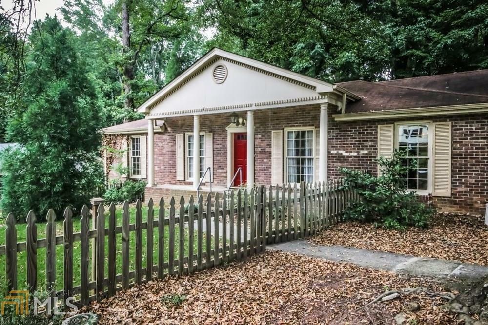 Property Photo:  215 Jayne Ellen Way  GA 30009 