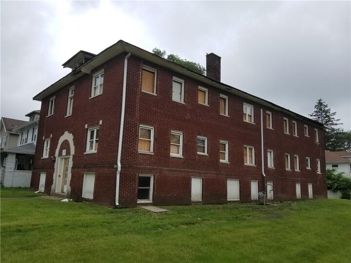 5143 East Washington Street  Indianapolis IN 46219 photo