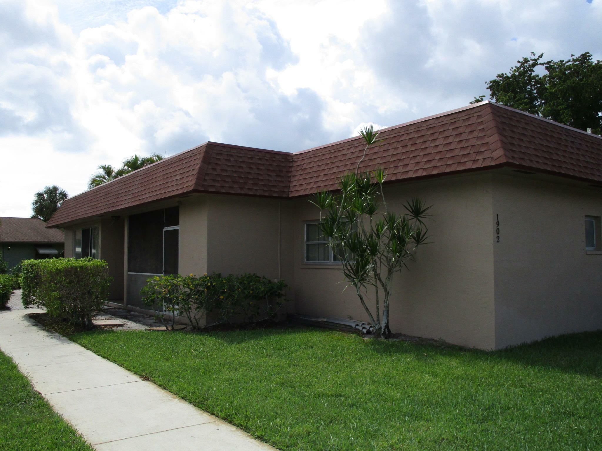 Property Photo:  1902 Palmland Drive 1  FL 33436 