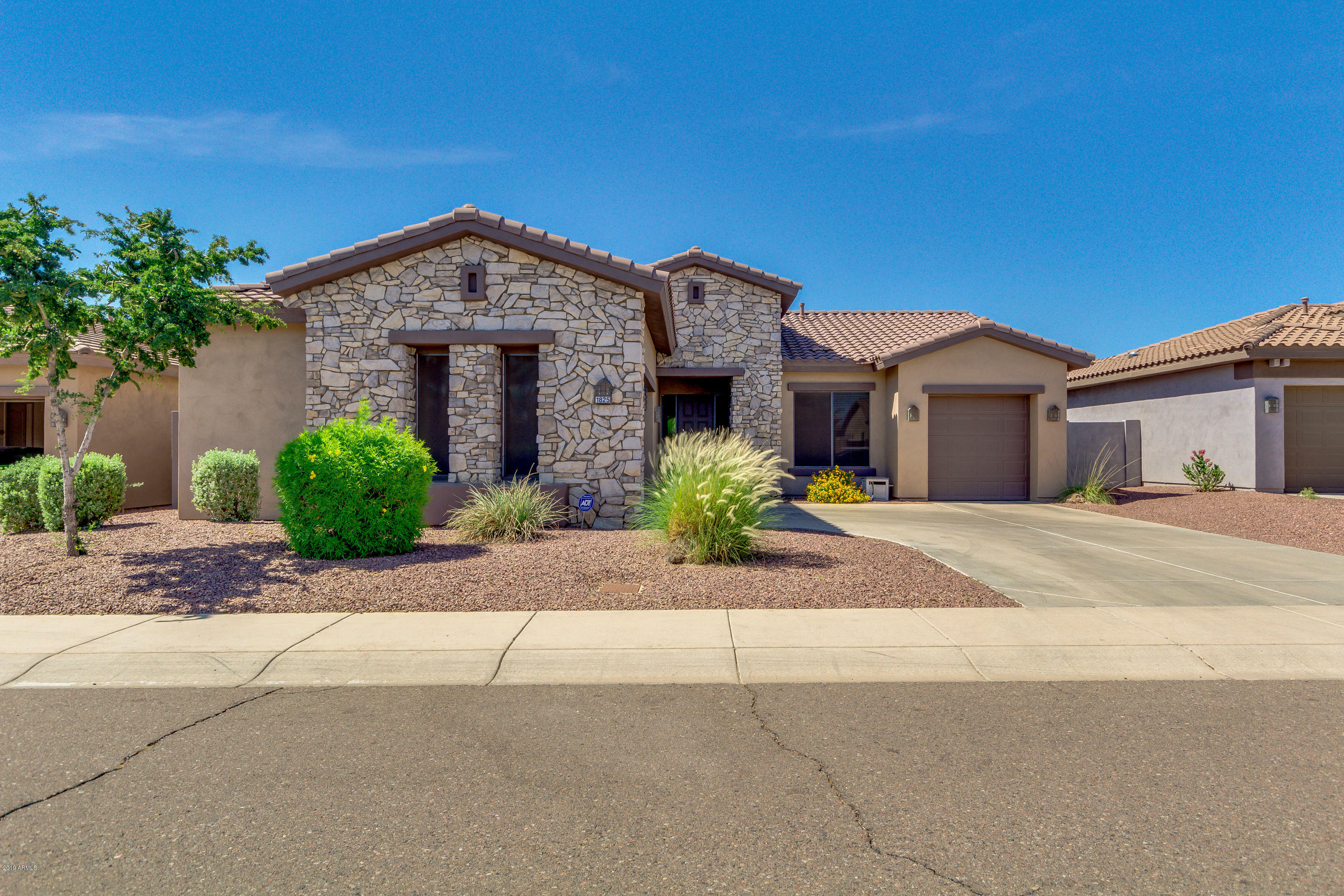 Property Photo:  1825 E Latona Road  AZ 85042 