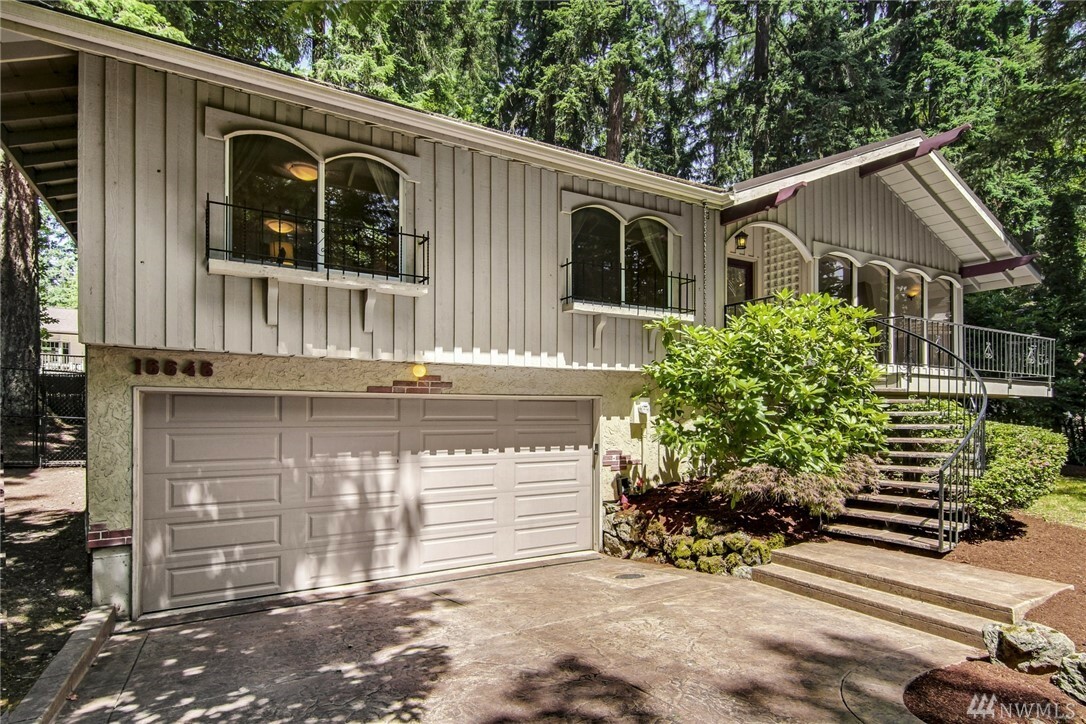 Property Photo:  16646 SE 17th Place  WA 98008 