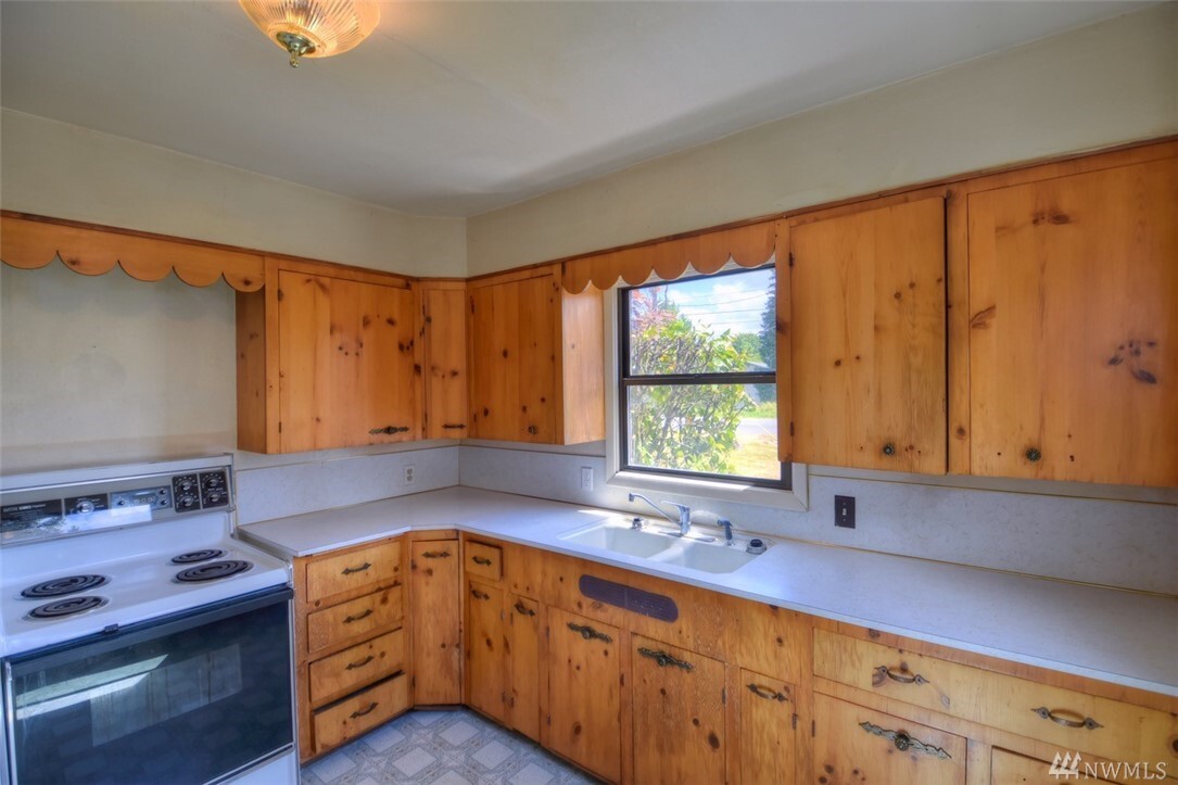 Property Photo:  2525 Sleater Kinney Rd NE  WA 98506 