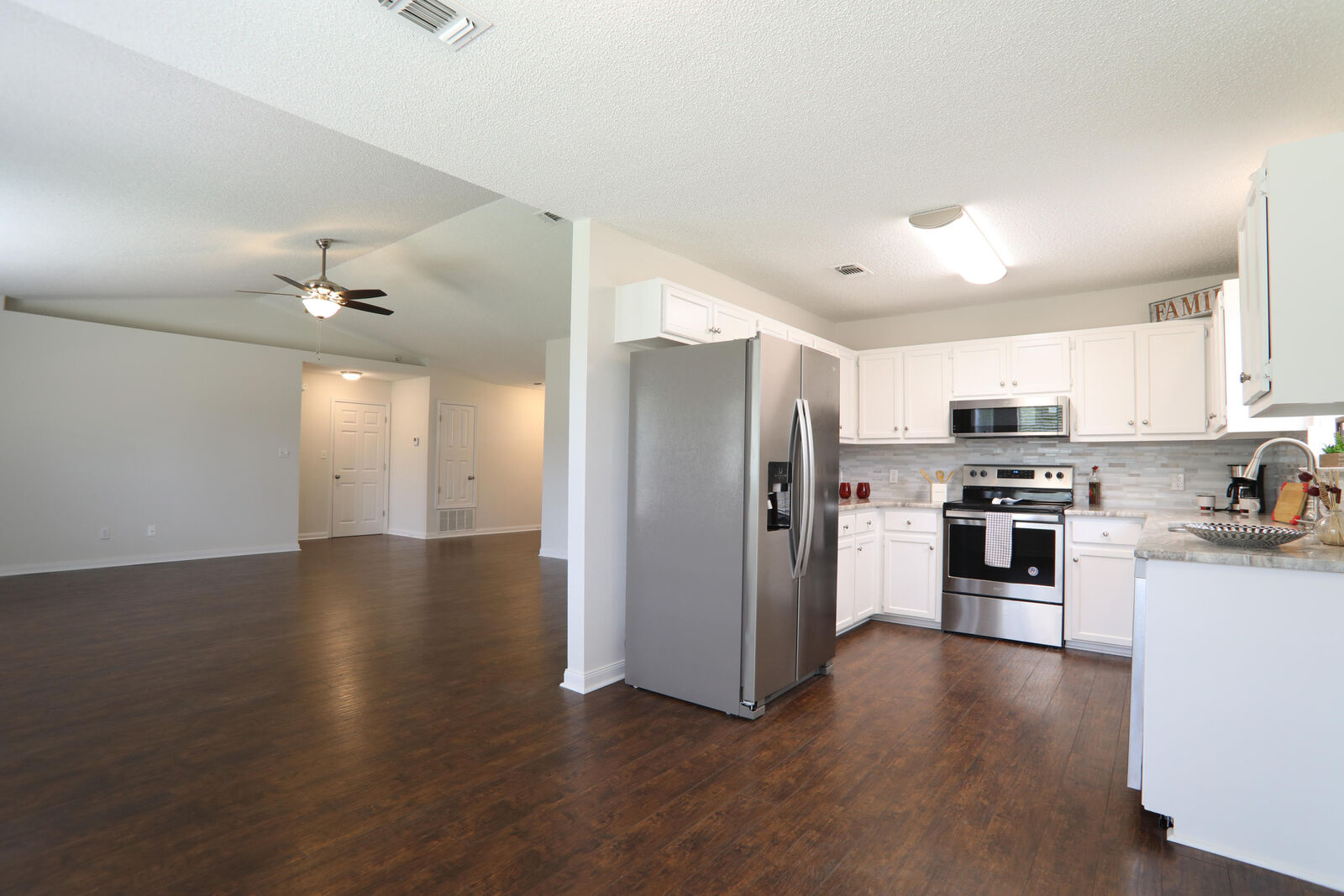 Property Photo: 4834 Kitty Hawk Circle FL 32563