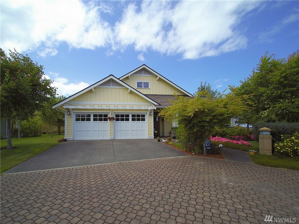 Property Photo:  41 Hawthorn Ct  WA 98382 