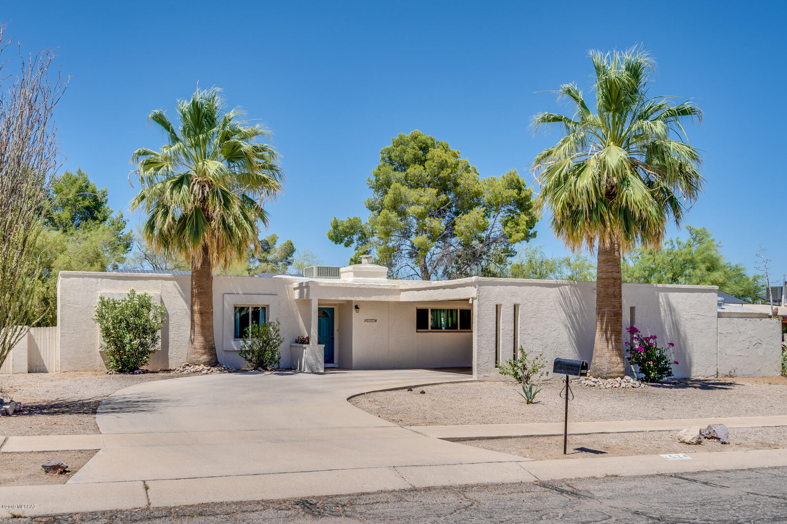 Property Photo:  2524 W Calle Padilla  AZ 85745 