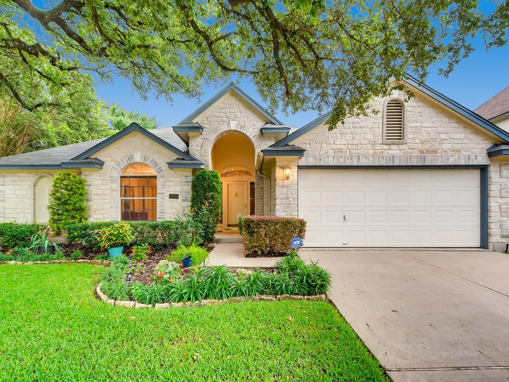 Property Photo: 807 Crocus Drive TX 78613