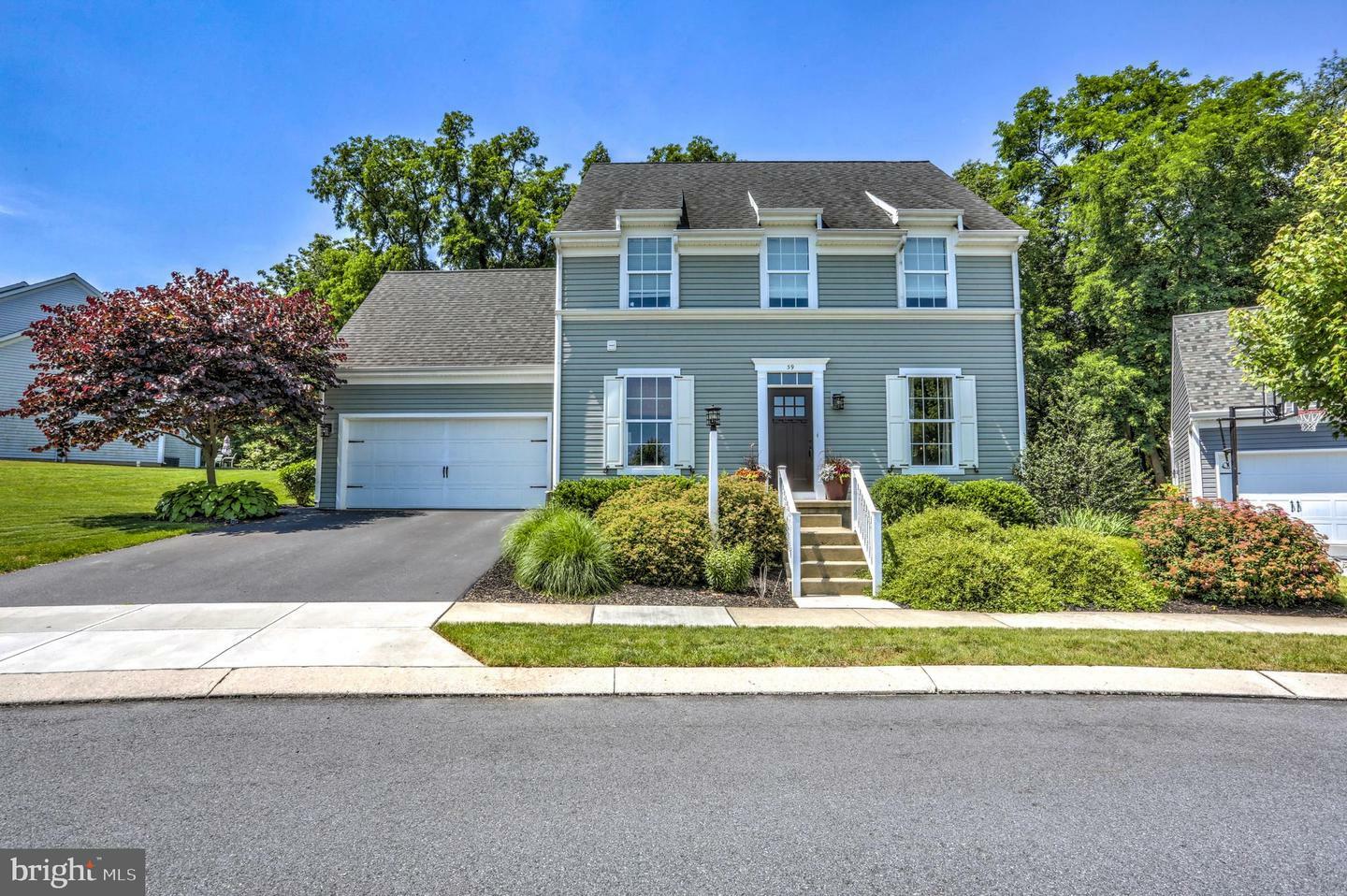 Property Photo: 39 Summer Court PA 17602