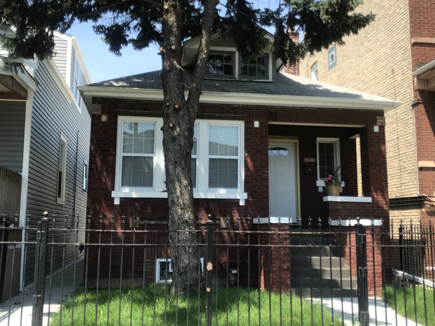 Property Photo: 1548 North Kolin Avenue IL 60651