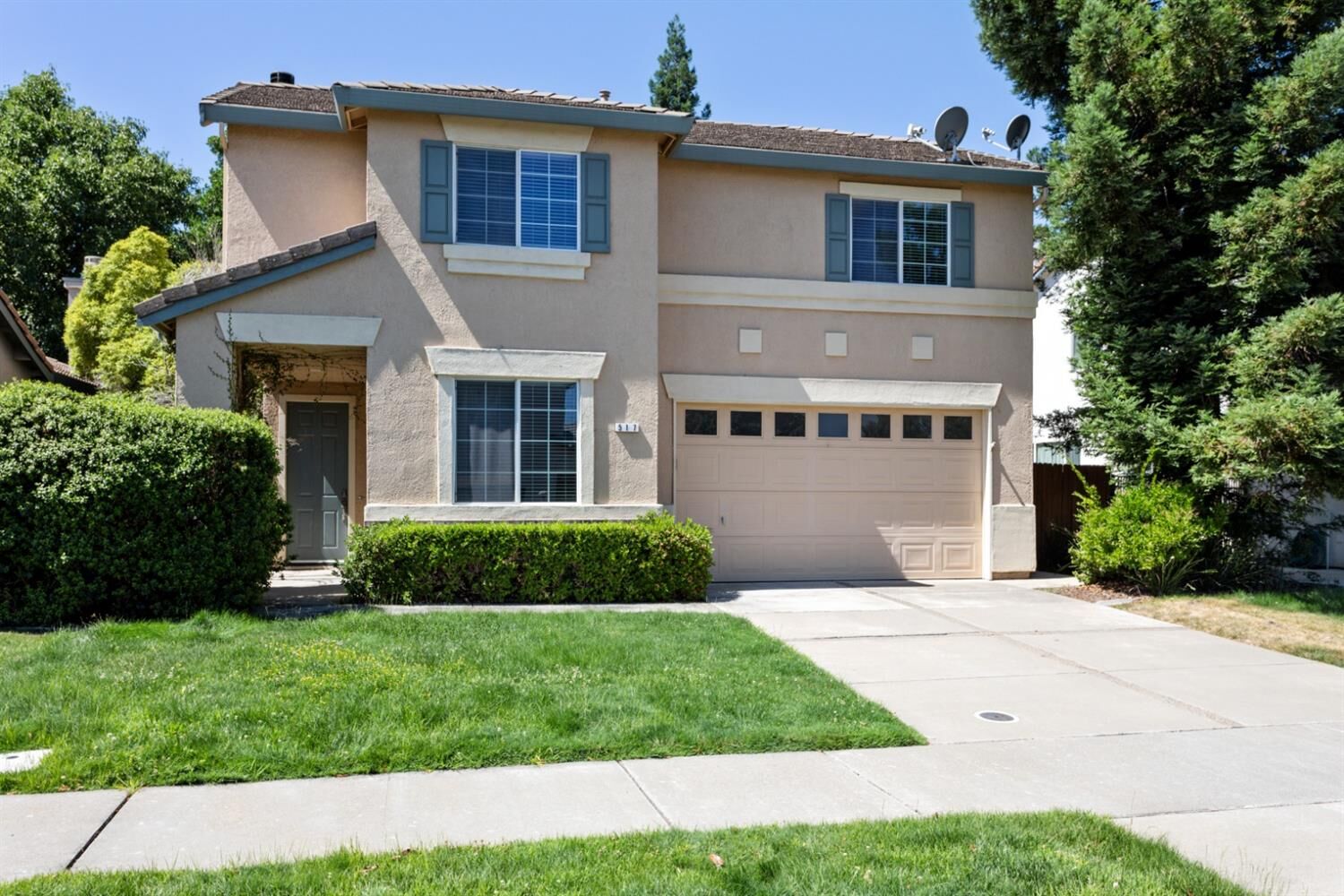 Property Photo: 517 Silverhorn Drive CA 95678