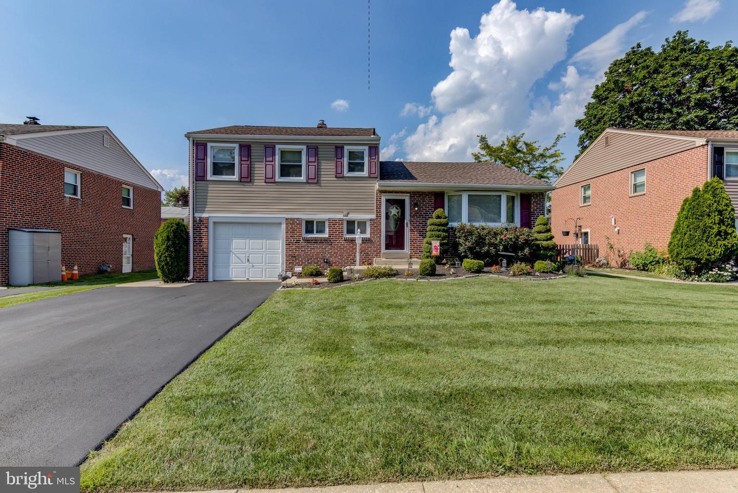 Property Photo: 337 Parham Road PA 19064