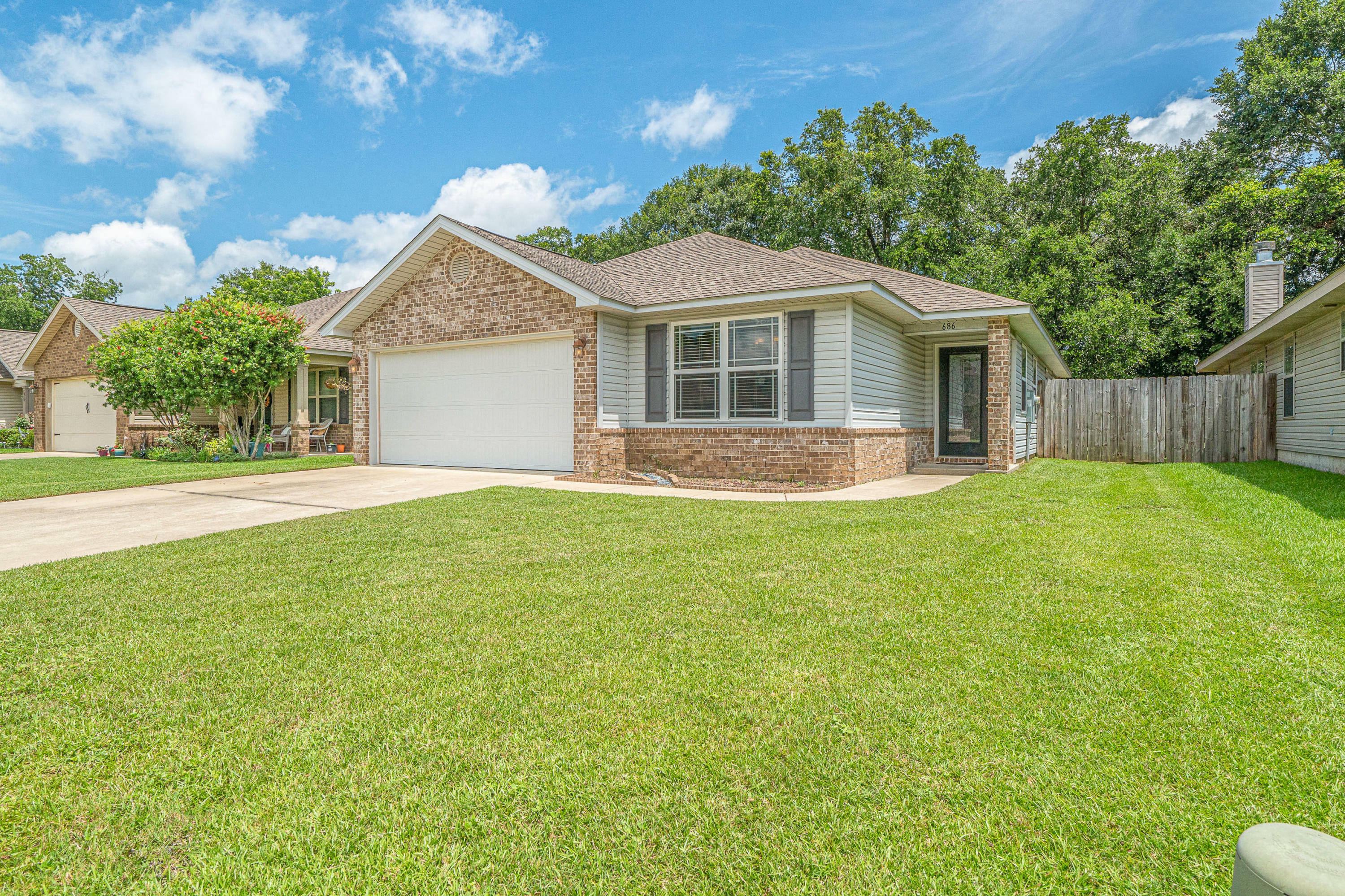 Property Photo:  686 Edith Lane  FL 32534 