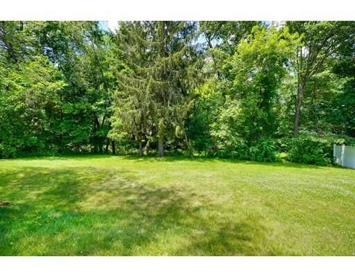 Property Photo:  11 Maury Ln  MA 01545 