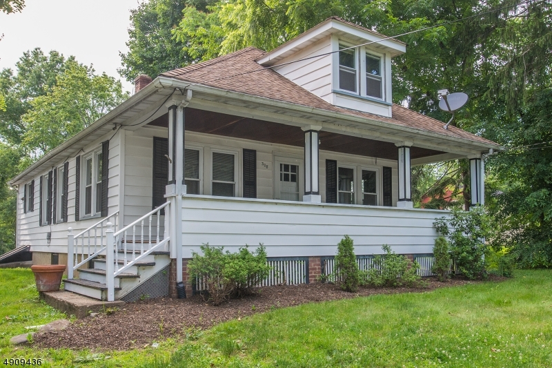 Property Photo: 308 S Beverwyck Rd NJ 07054