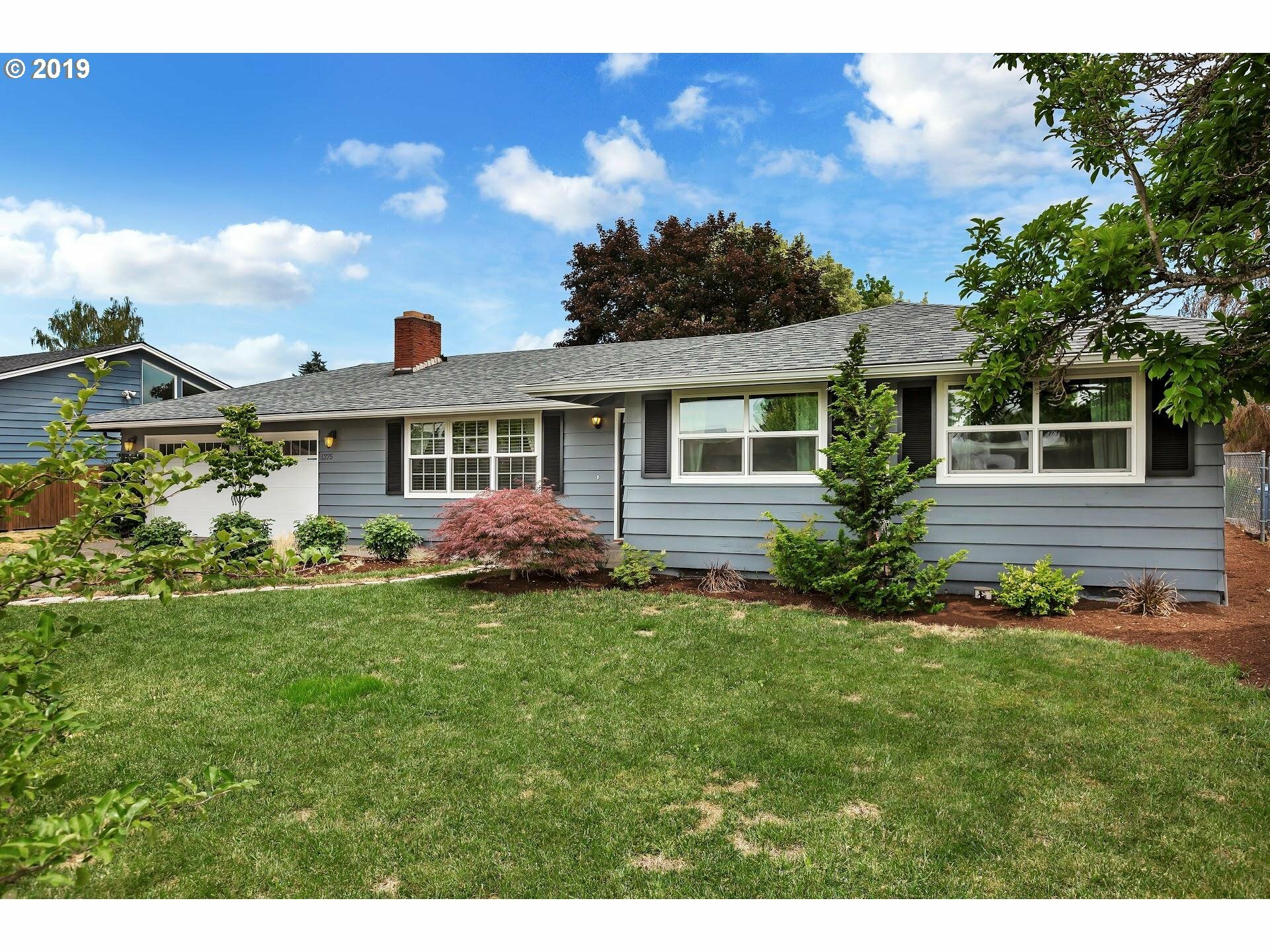 Property Photo: 1275 NE Oleander Ln OR 97124