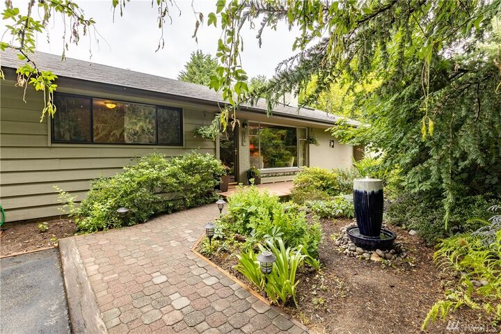 825 140th Ave SE  Bellevue WA 98005 photo