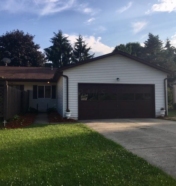 Property Photo: 1423 Fox Grove Court B OH 43055