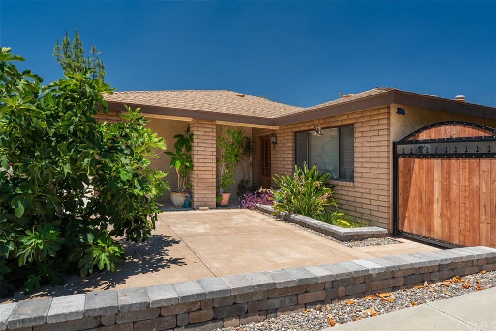 Property Photo:  374 Hillview Drive  CA 92544 