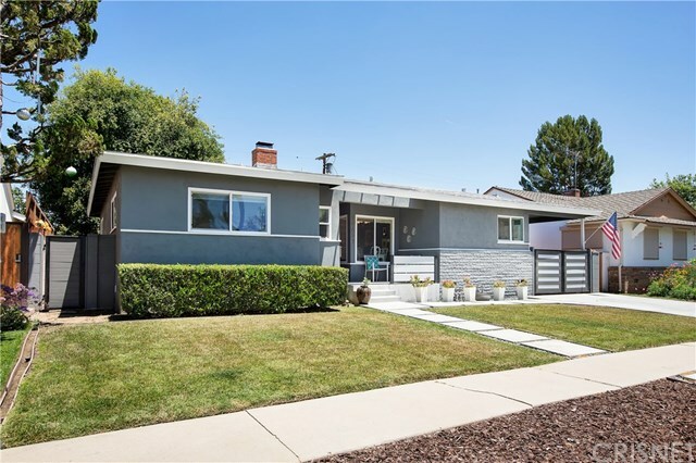 Property Photo:  19621 Haynes Street  CA 91335 