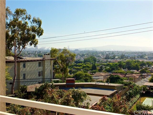 Property Photo: 2600 E 20th Street 207 CA 90755