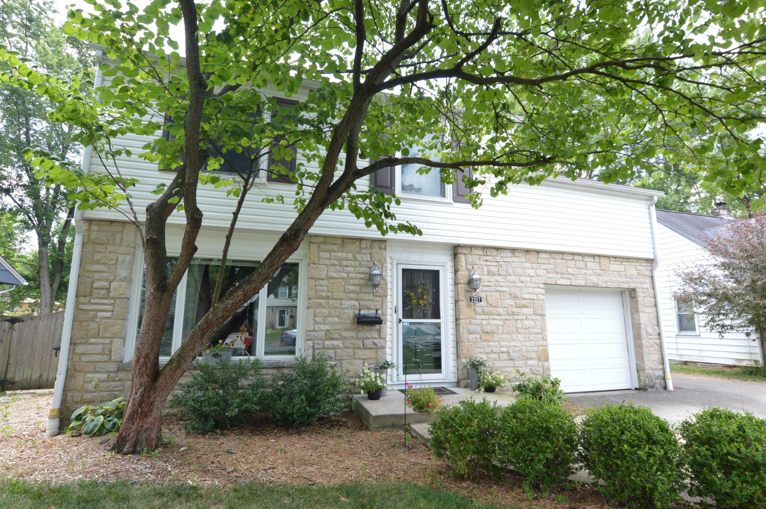 Property Photo:  2327 Swansea Road  OH 43221 