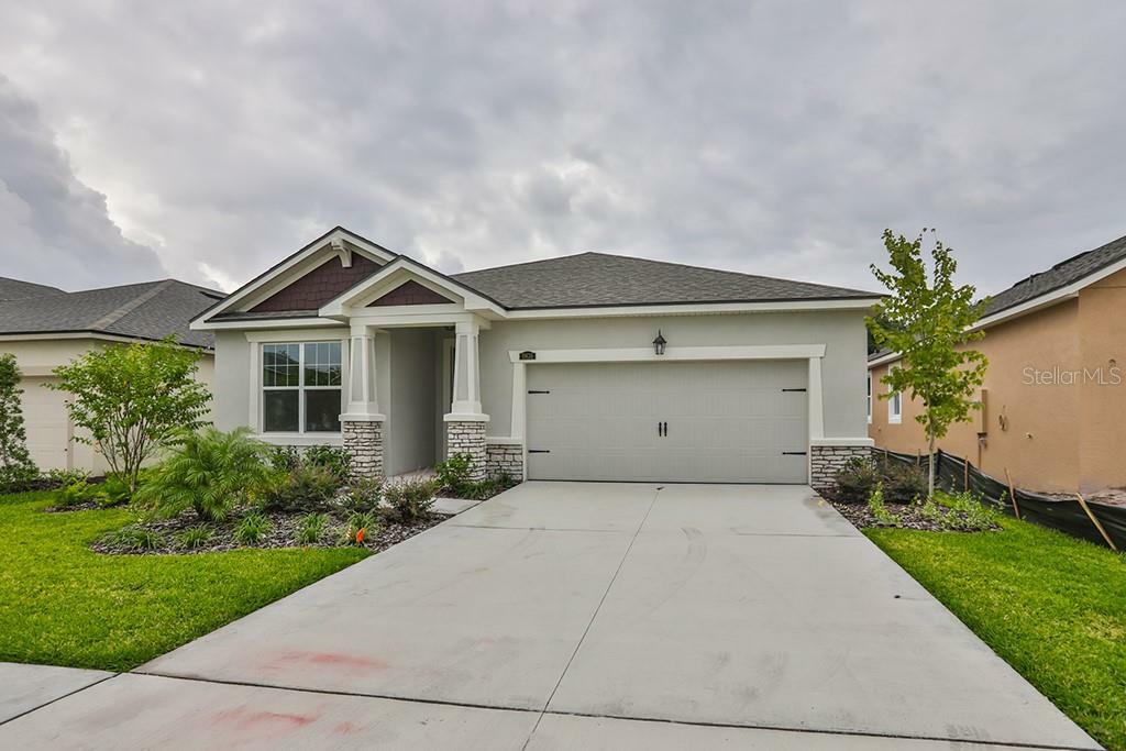 Property Photo:  10638 Planer Picket Drive 32  FL 33569 