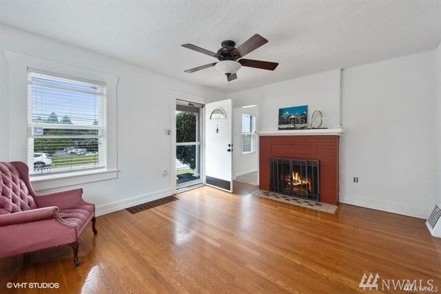 Property Photo: 12038 20th Ave S WA 98168