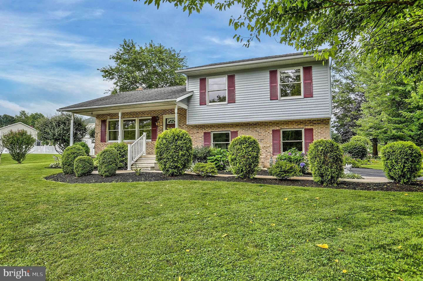 Property Photo:  300 Mumper Lane  PA 17019 