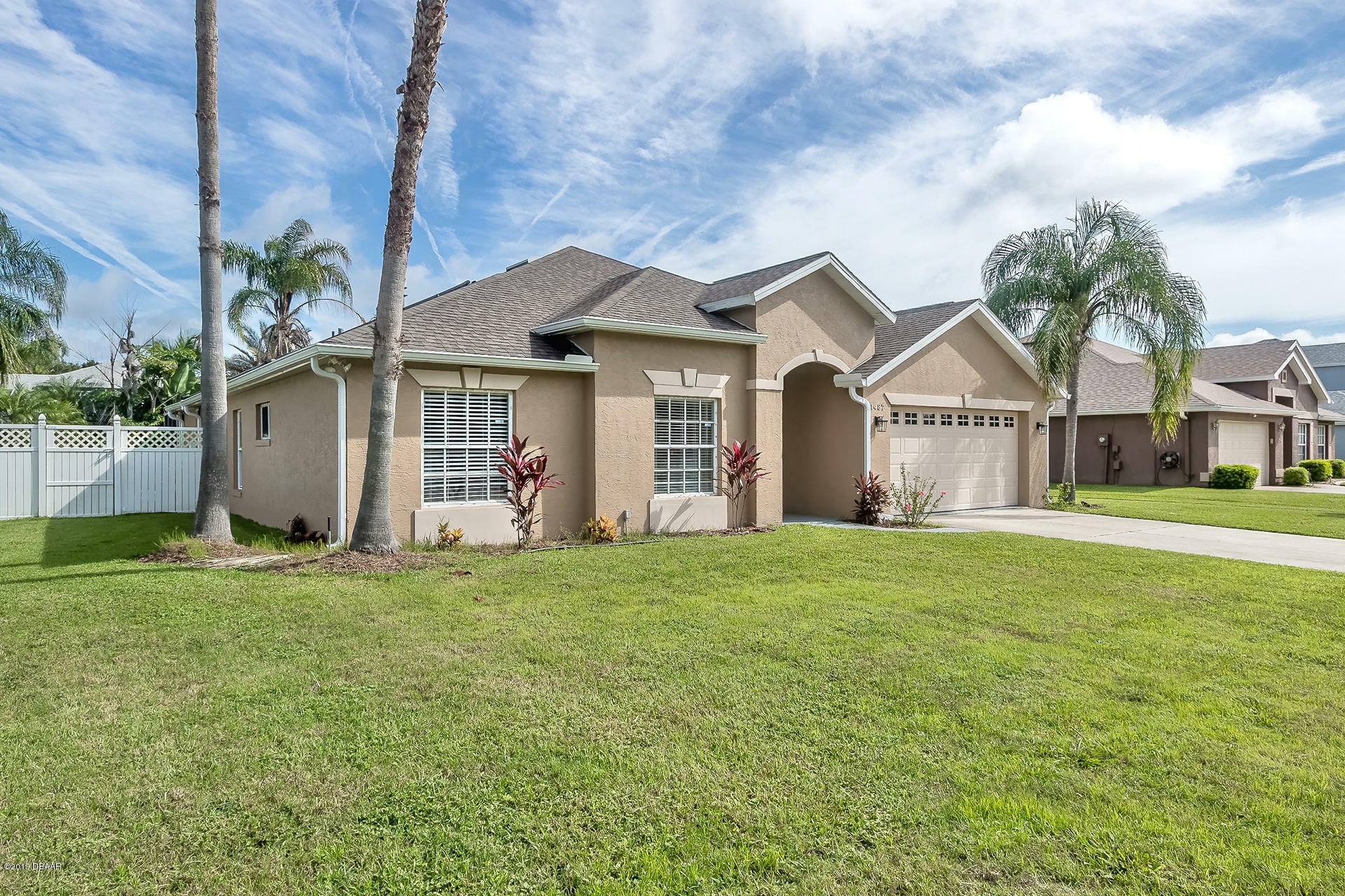 Property Photo:  1487 Surrey Park Drive  FL 32128 