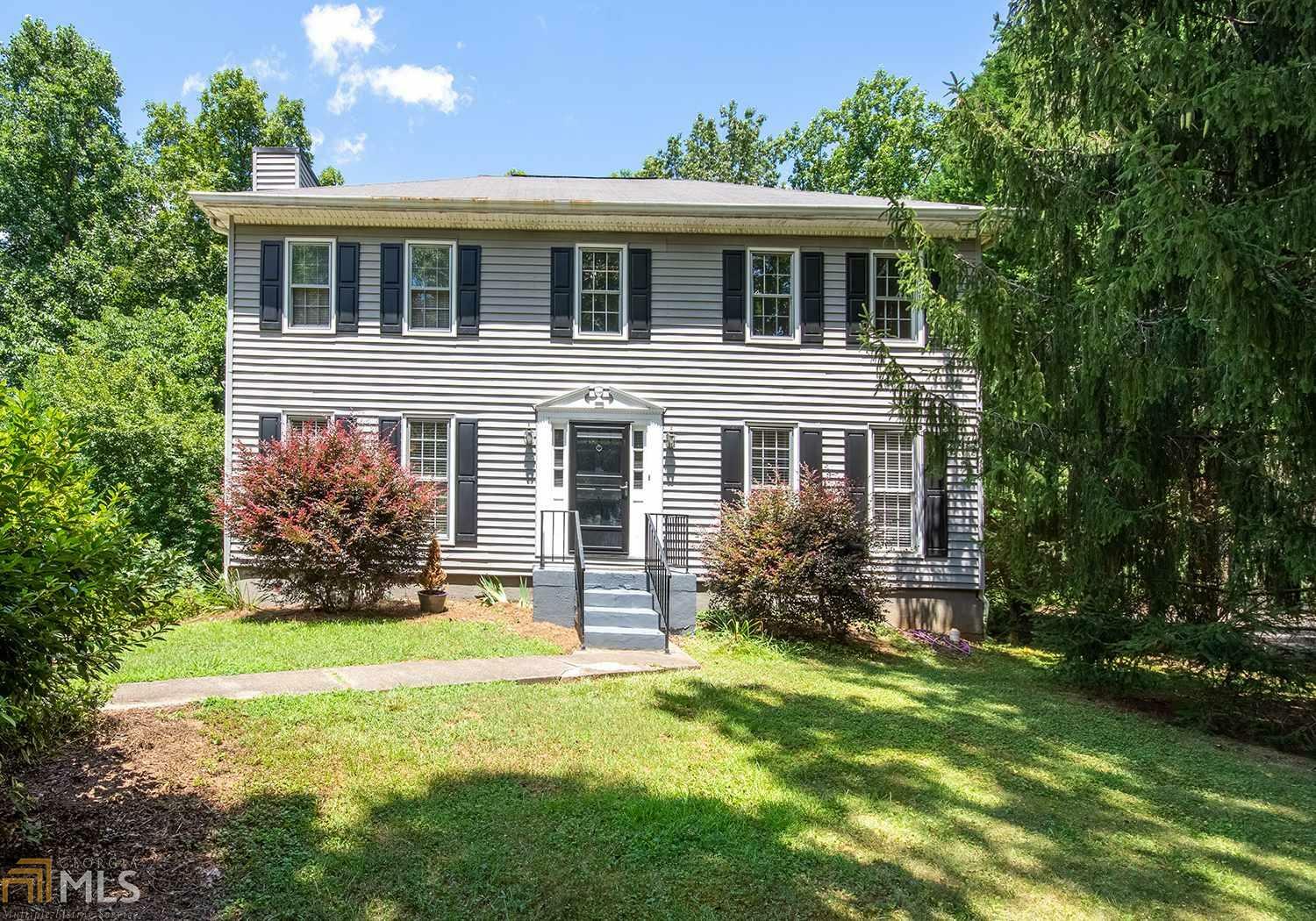 Property Photo: 121 Anne Boleyn Ct 16 GA 30126