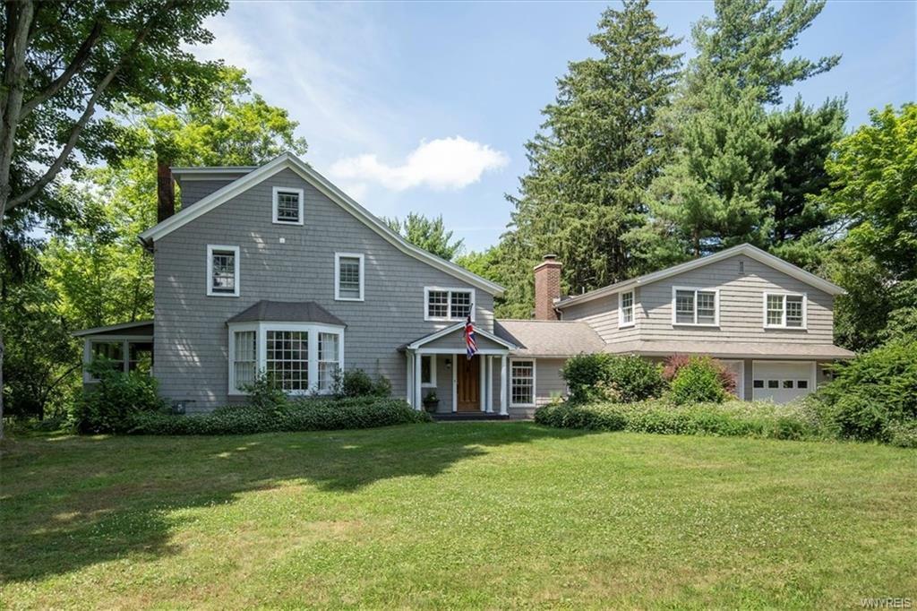 Property Photo:  812 Chestnut Hill Road  NY 14052 