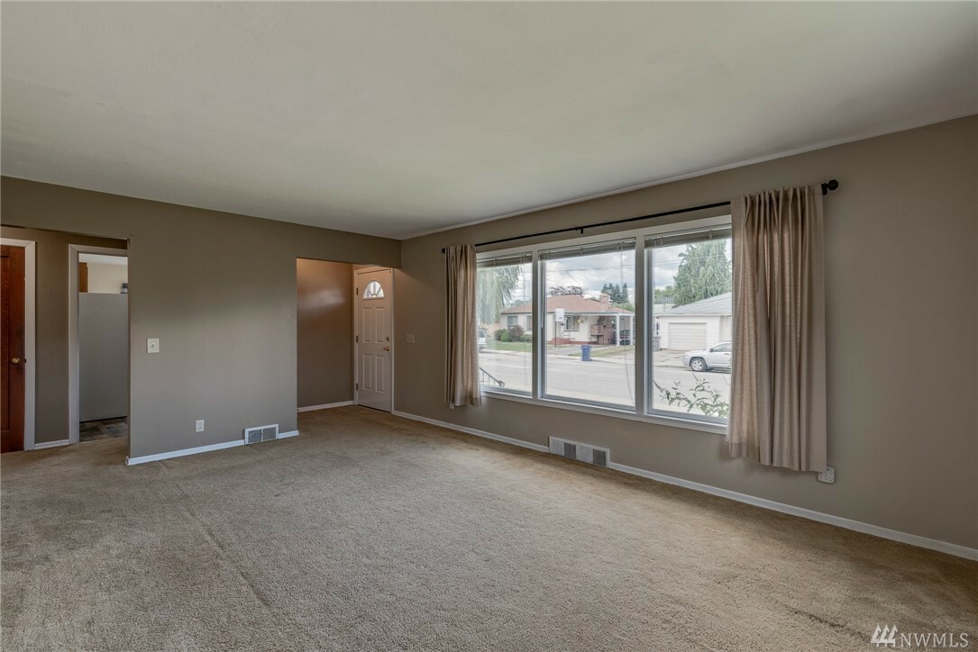 Property Photo: 1037 Montana St WA 98801
