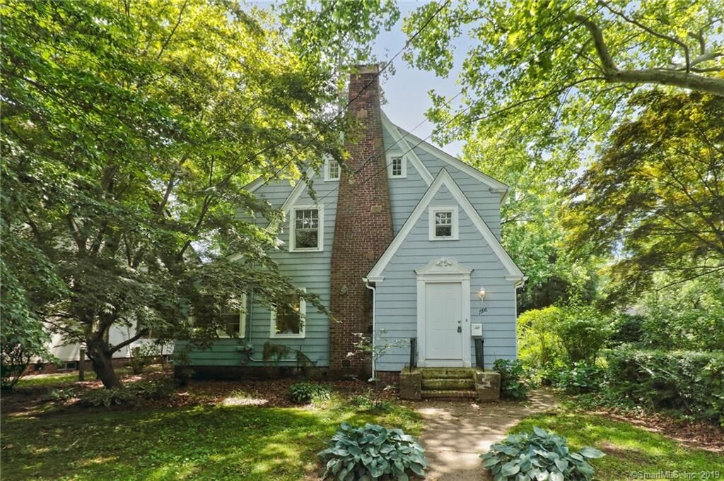 Property Photo: 1998 Chapel Street CT 06515