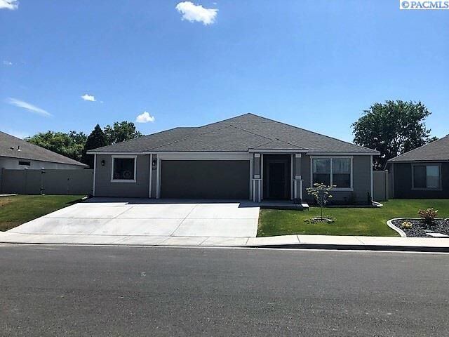 Property Photo:  1527 W 33rd Place  WA 99337 