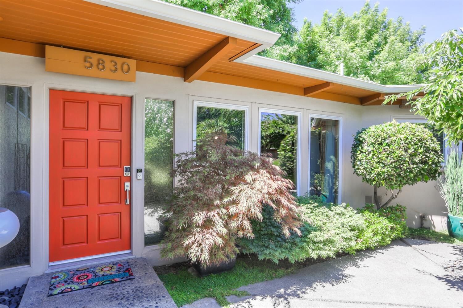 Property Photo: 5830 Callister Avenue CA 95819