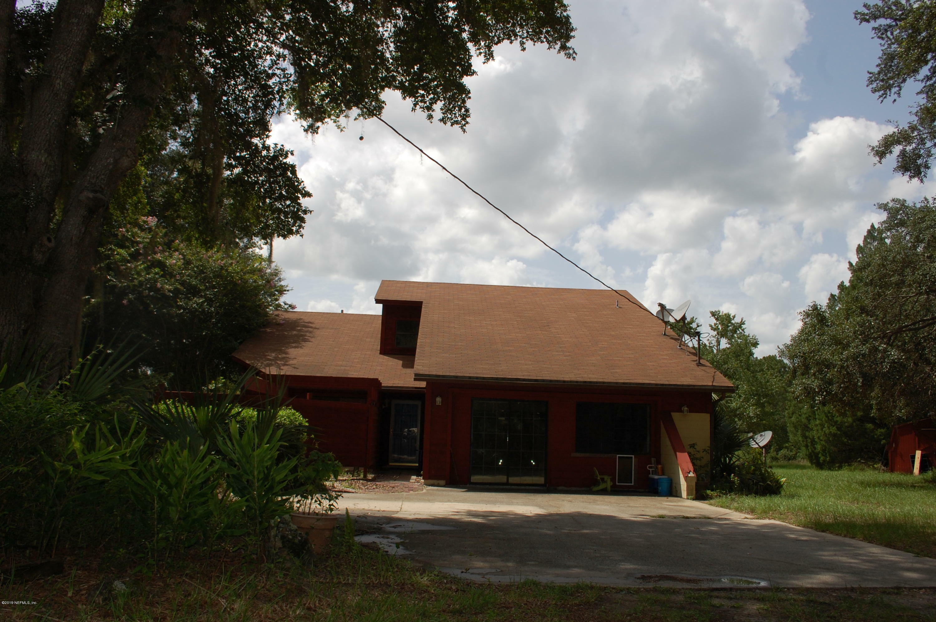 Property Photo:  882 County Road 21  FL 32640 