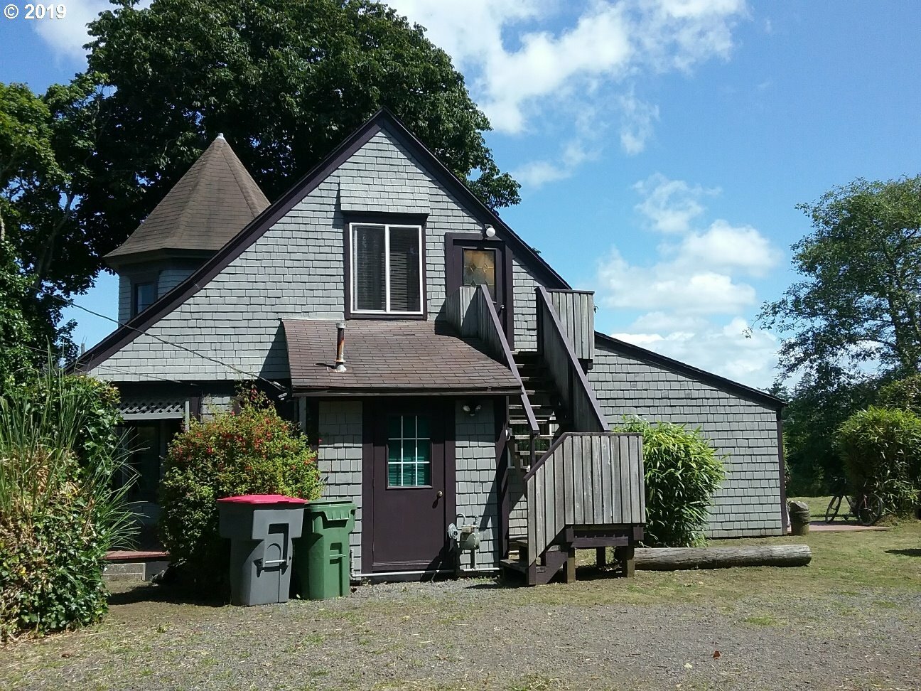 Property Photo: 858 E Harbor Dr OR 97146