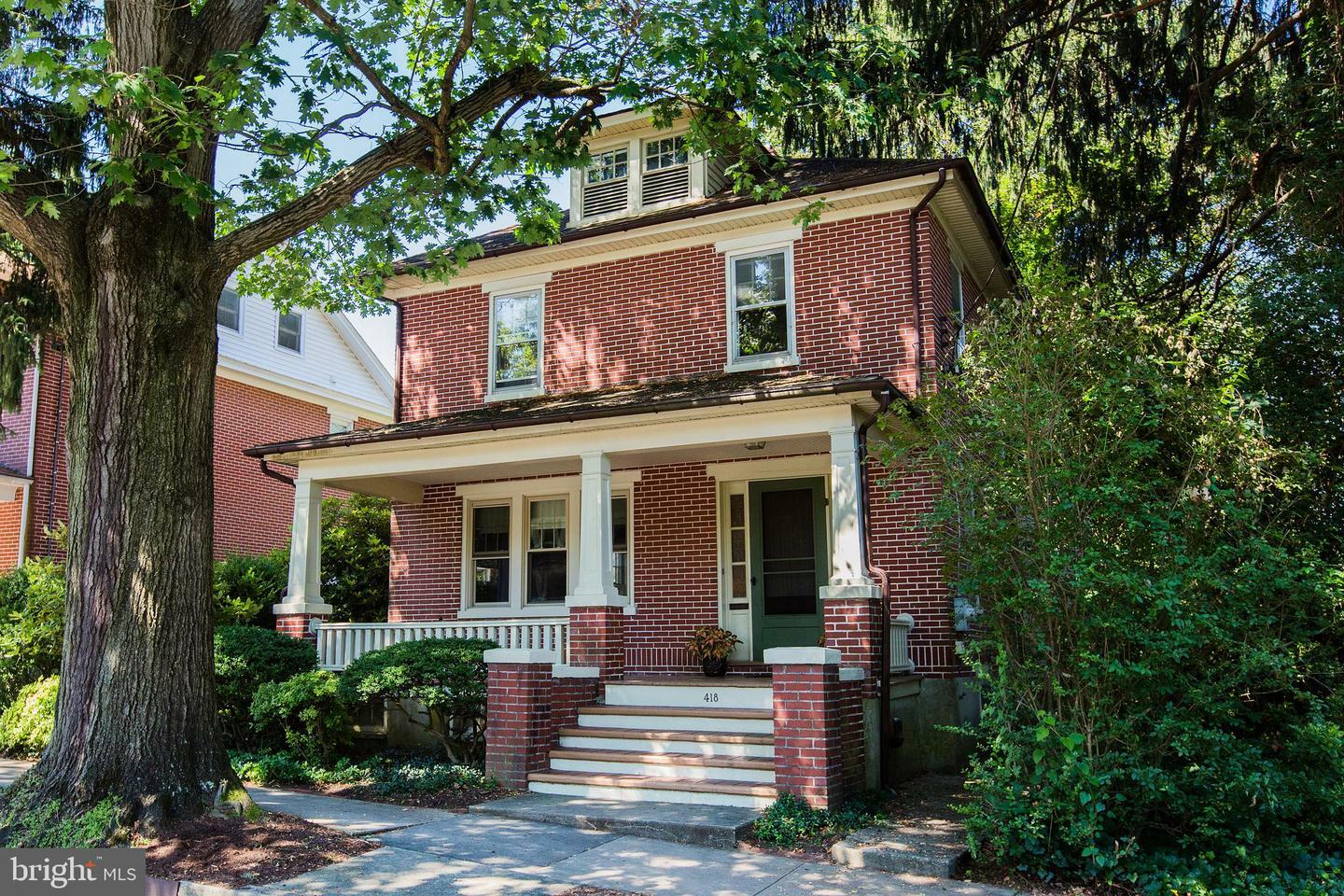 Property Photo:  418 Linden Street  PA 17543 