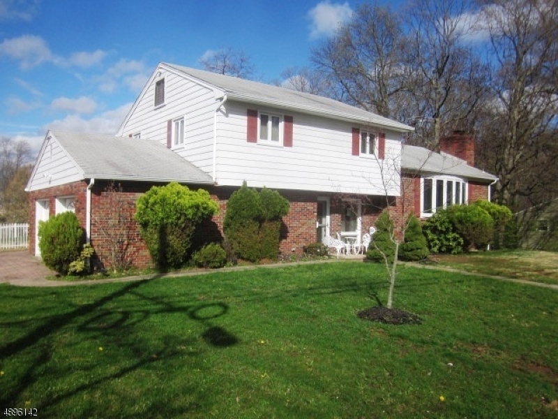 Property Photo:  1042 Prospect St  NJ 07090 