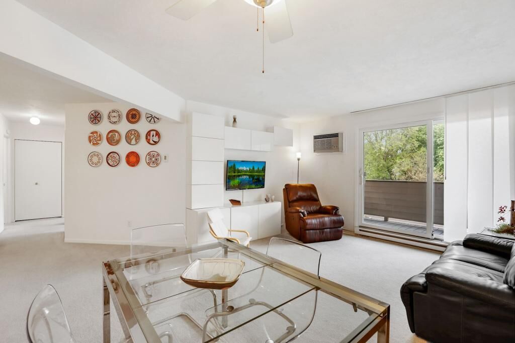 Property Photo:  2425 E Franklin Avenue 307  MN 55406 