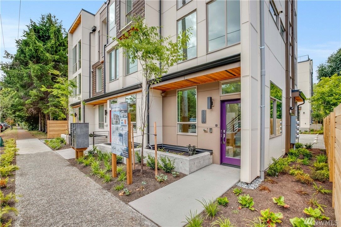 Property Photo:  5015 A Fauntleroy Wy SW  WA 98136 