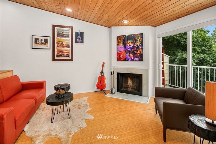 Property Photo:  9484 Redmond-Woodinville Road C-305  WA 98052 