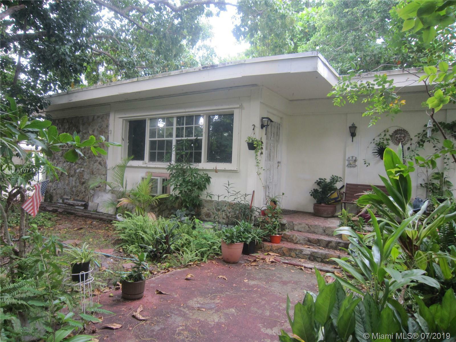 Property Photo: 2509 NE 182nd St FL 33160