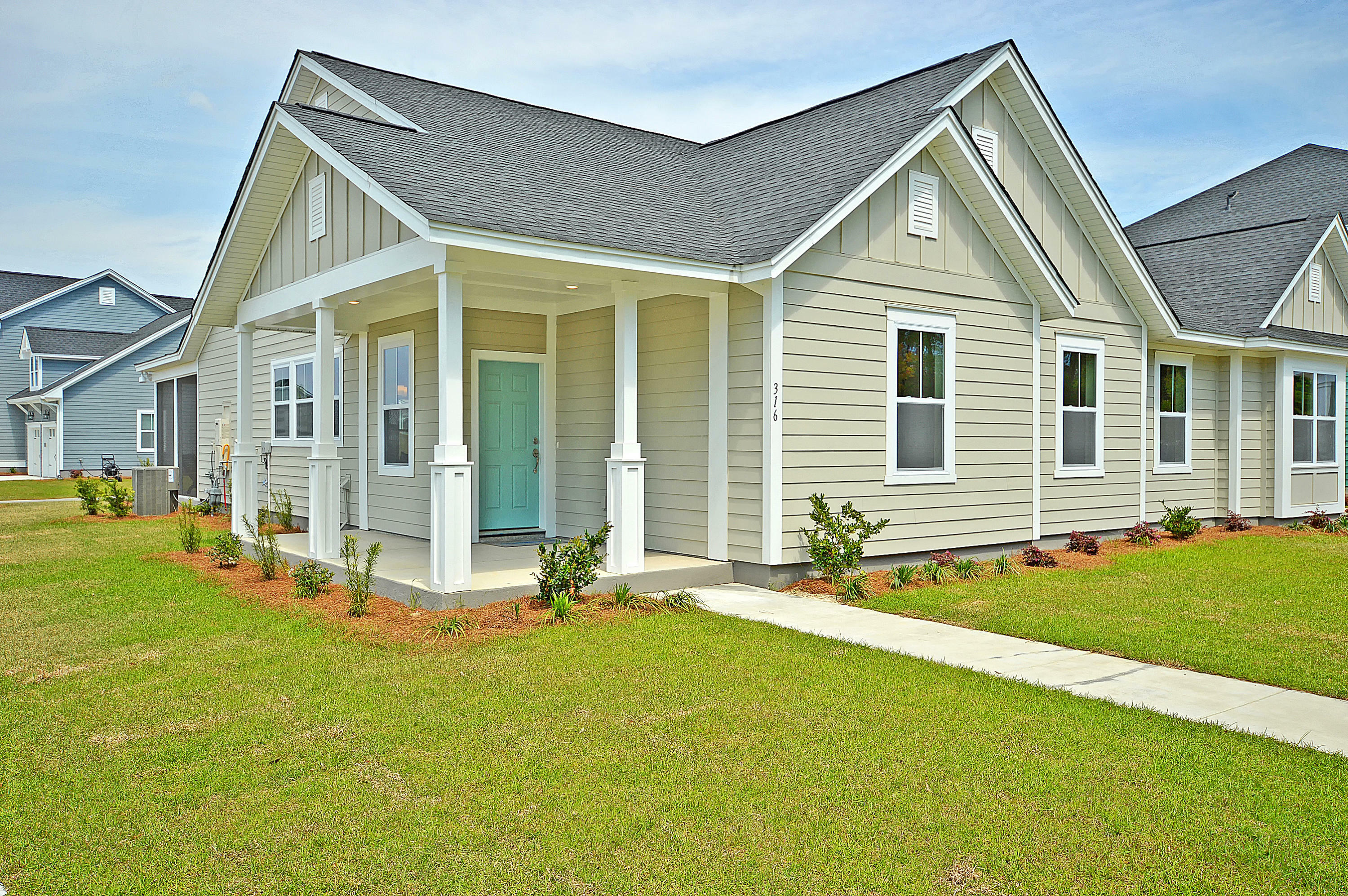 Property Photo:  316 Parish Farms Drive  SC 29486 