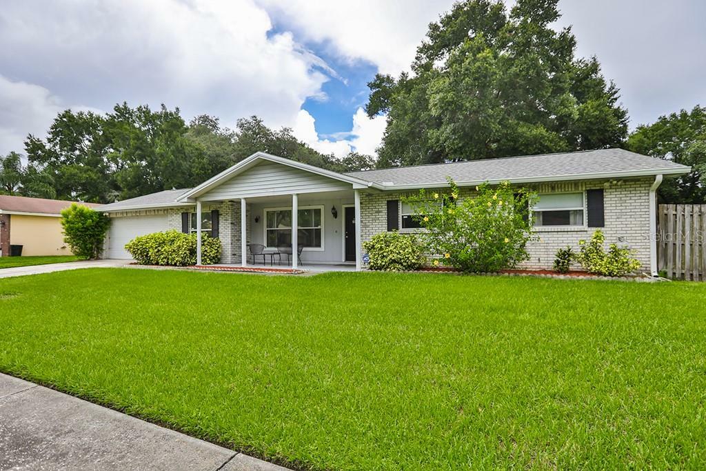 Property Photo:  2210 Sherbrook Drive  FL 33594 