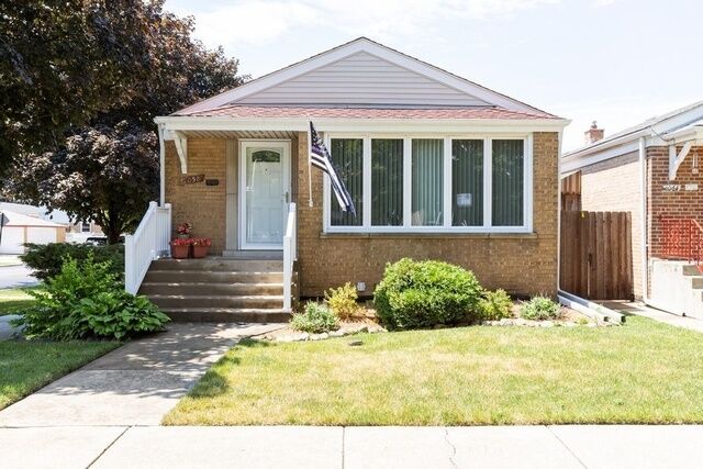 Property Photo: 6058 South Monitor Avenue IL 60638