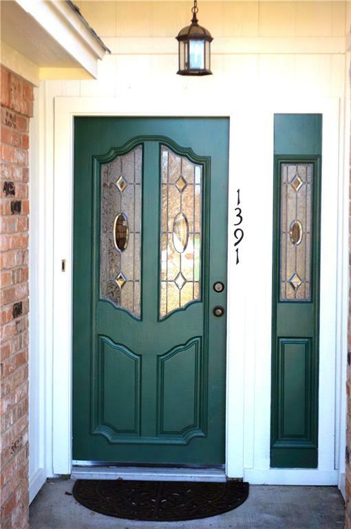 Property Photo: 1391 Emerald Circle TX 76092